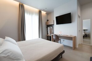 Room - Beautiful private villa with private pool, hot tub, A/C, WIFI, TV, patio and panoramic view (Cornino)