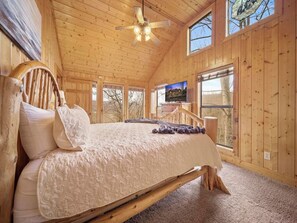 3 bedrooms, iron/ironing board, free WiFi, bed sheets - Gorgeous Smokies' Views, Hot Tub, Gameroom (Gatlinburg)