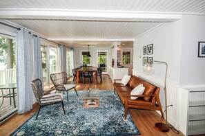 Living area - Winter Harbor Getaway (Wolfeboro)