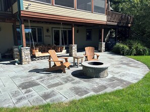Terrace/patio - Stunning Winter Harbor Lake Winnipesaukee Vacation Home – Perfect Lakeside Retreat (Tuftonboro)