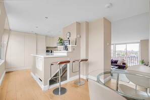 Dining - Penthouse with stunning views and great location! (London)