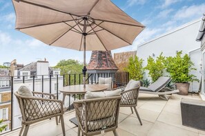 Outdoor dining - Penthouse with stunning views and great location! (London)