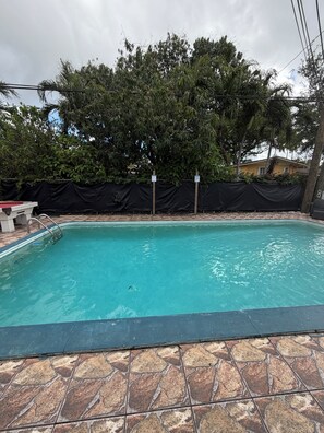 Pool - Cozy 1-bedroom suite in beautiful Miami with AC and pool (Miami)