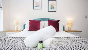 4 bedrooms, iron/ironing board, free WiFi, bed sheets