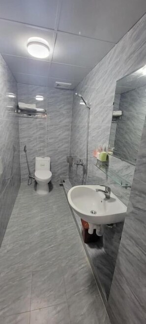 Bathroom - Motel Xuân Hòa (Kinh Bac)