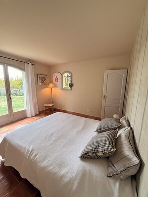 4 habitaciones, tabla de planchar con plancha y wifi gratis 