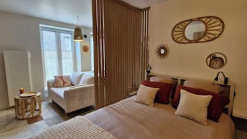 1 chambre, bureau, fer et planche à repasser, Wi-Fi gratuit