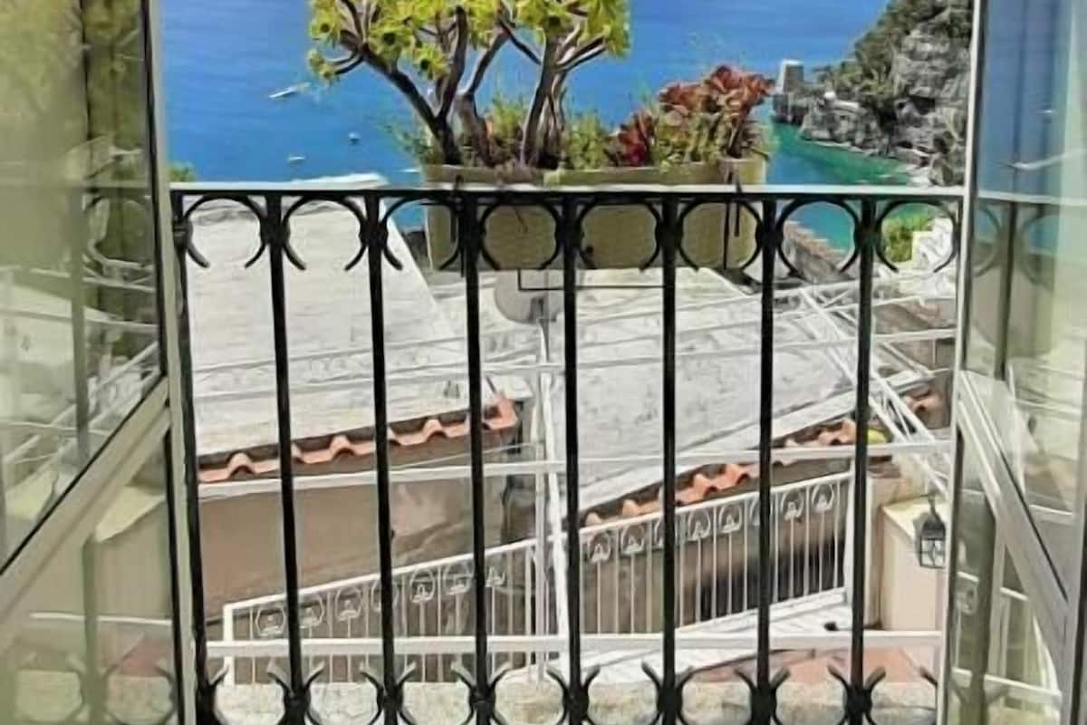 트래디셔널 아파트, 발코니, 바다 전망 | 내부