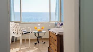 Blackout curtains, iron/ironing board, free WiFi