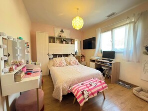 5 Schlafzimmer, Bügeleisen/Bügelbrett, WLAN, Bettwäsche
