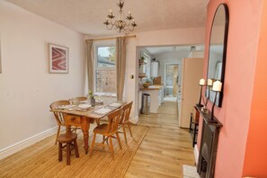 Dining - The White Cottage, central close to Lincoln Castle (Lincoln)