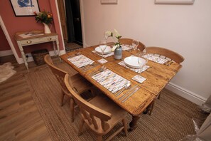 Dining - The White Cottage, central close to Lincoln Castle (Lincoln)