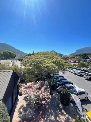 ルーム 1 ベッドルーム 喫煙可 バルコニー | 施設の敷地