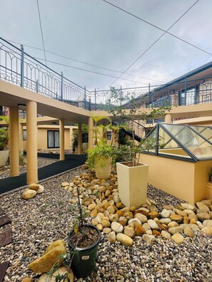 Property grounds - Room-sweet Dreams Village Square (Cape Town)