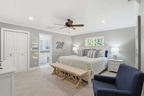 3 bedrooms, desk, iron/ironing board, travel cot - Beach-Ready Pool & Spa Home Bikes Gear Included (Naples)