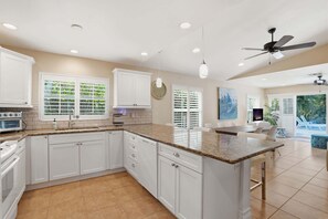 Fridge, microwave, oven, stovetop - Beach-Ready Pool & Spa Home Bikes Gear Included (Naples)