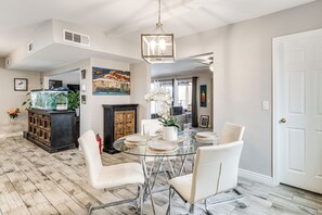 Interior - Saguaro Retreat! Extended Stay in Tucson (Tucson)
