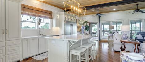 House (3 Bedrooms) | Interior