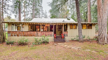 House (3 Bedrooms) | Front of property