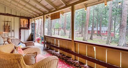 Gateway to Sequoia Natl! Rustic Cabin w/ Patio