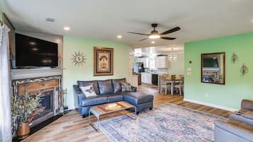 House (2 Bedrooms) | Interior
