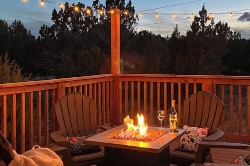 Walk to Lake! Pet Friendly Show Low Cabin w/ Decks