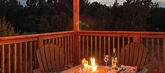 Walk to Lake! Pet Friendly Show Low Cabin w/ Decks