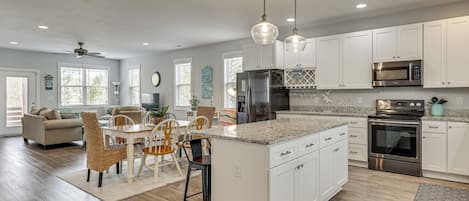 House (4 Bedrooms) | Interior