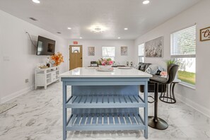 Casa (2 Bedrooms) | Interior