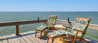 Boat, Fish, Unwind! Lakefront Livingston Getaway