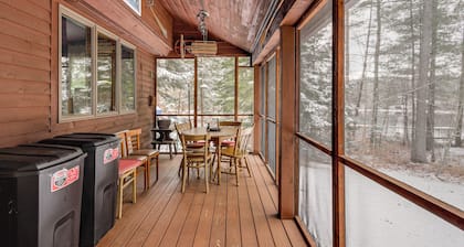 All-season Family Retreat w/ Dock on Loon Lake!