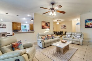 House (4 Bedrooms) | Interior - Spacious Arlington Home By Shops, Parks & Lakes (Arlington)