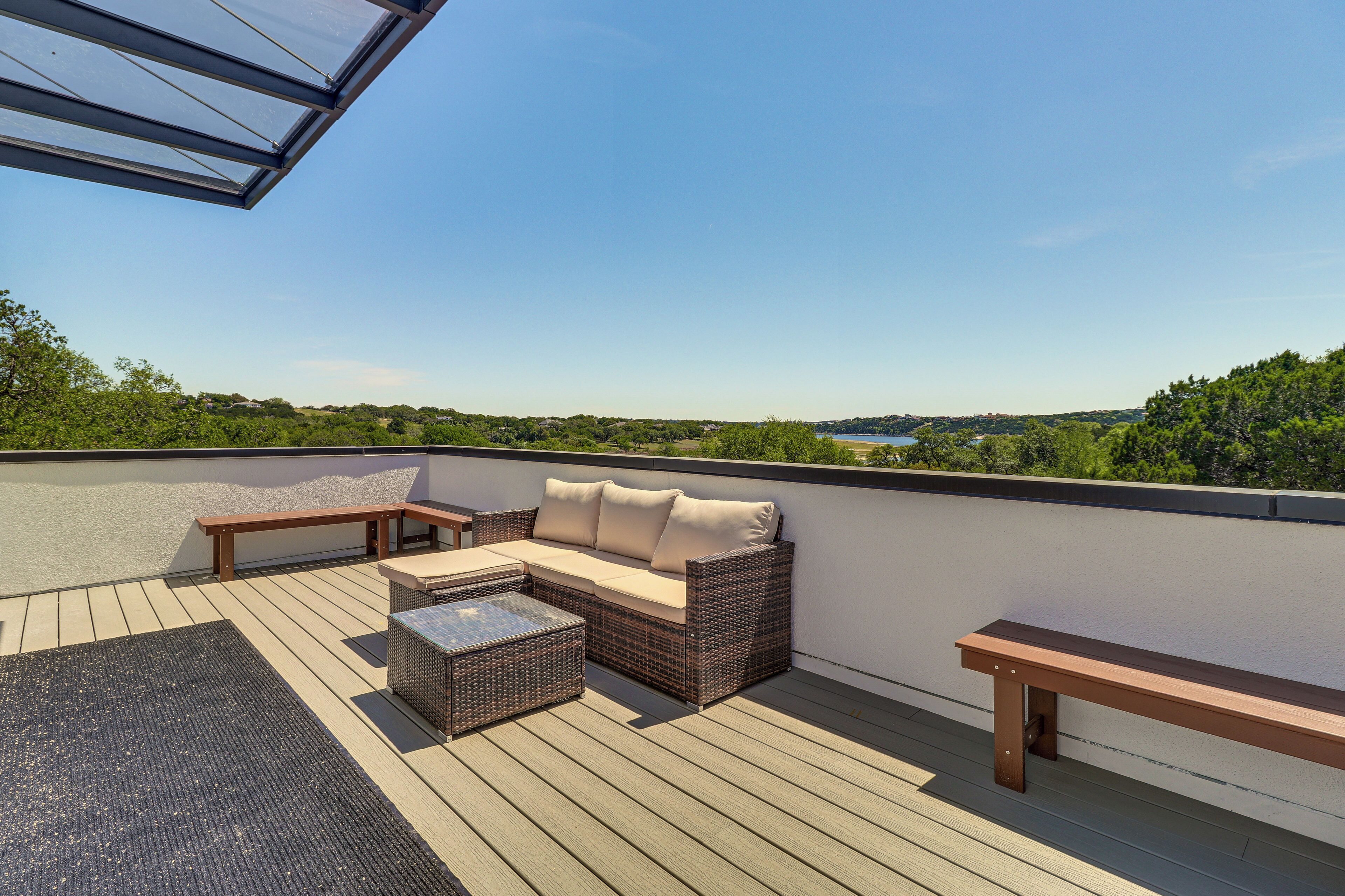 House (4 Bedrooms) | Front of property