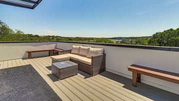 House (4 Bedrooms) | Front of property