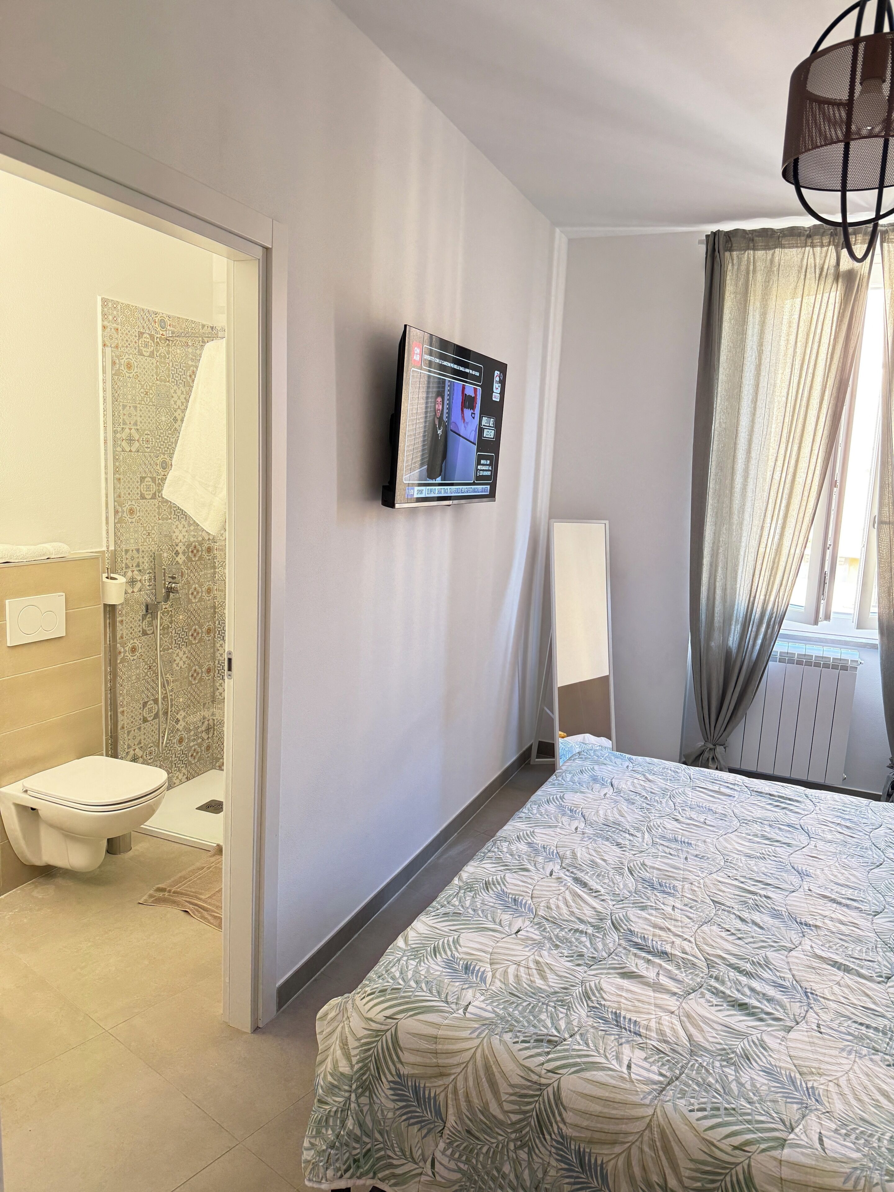 2 bedrooms, bed sheets