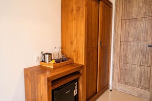 Habitación Deluxe con 2 camas individuales, balcón, vistas al jardín | Interior