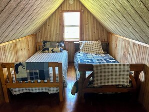 2 bedrooms, bed sheets
