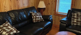 RUSTIC Cabin in West Mineral