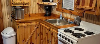 RUSTIC Cabin in West Mineral