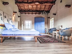 4 bedrooms, travel crib, free WiFi - Stunning private villa with private pool, WIFI, TV, terrace, pets allowed and panoramic view (Barga)