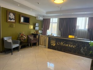 Lobby - Monroe Hotel (Almaty)