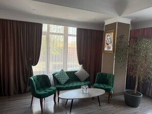 Luxury Studio Suite | Living area - Monroe Hotel (Almaty)