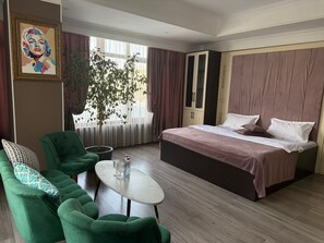 Luxury Studio Suite - Monroe Hotel (Almaty)
