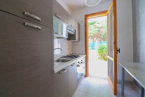 Kühlschrank, Ofen, Herdplatte