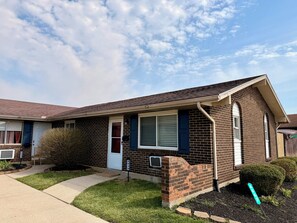 Exterior - The Charm & Soft 2-bedroom apartment in Huber Heights - Dayton. (Huber Heights)