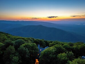 Exterior - Wildbriar Lodge • Luxe 6BR, 6,000 SqFt w/ Theater, Karaoke, Sauna & Sunset Views (Nellysford)