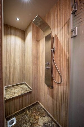 Bathroom - The White Pent - Palm Hills I Nesty Hospitality (New Cairo City)