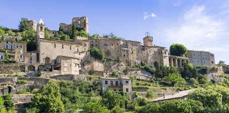 Exterior. Holiday Home 'Notre Dame' with Mountain View, Private Terrace and Wi-Fi