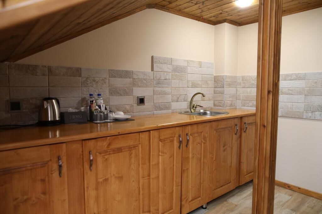 Luxury Double Room, Balcony, Mountain View | Private kitchen