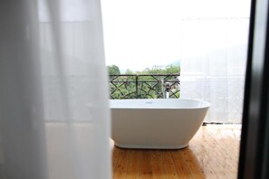 Studio Suite, Balcony, Mountain View | Interior